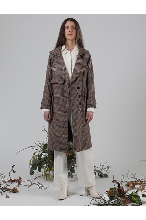 Utilitarian trench coat 